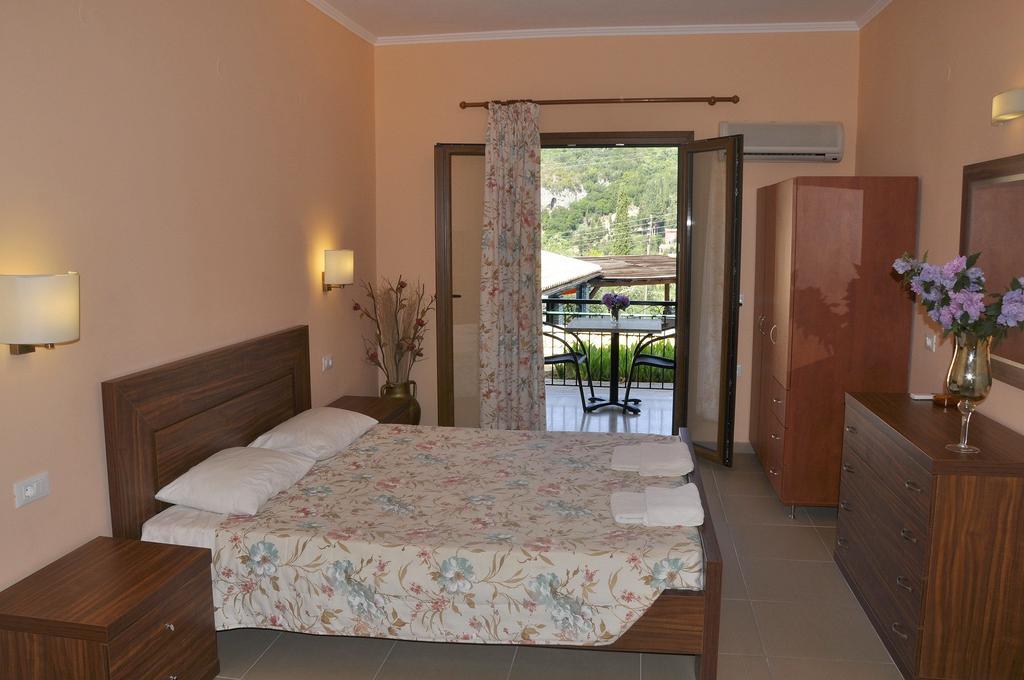 Villa Birlis Liapades Exterior foto